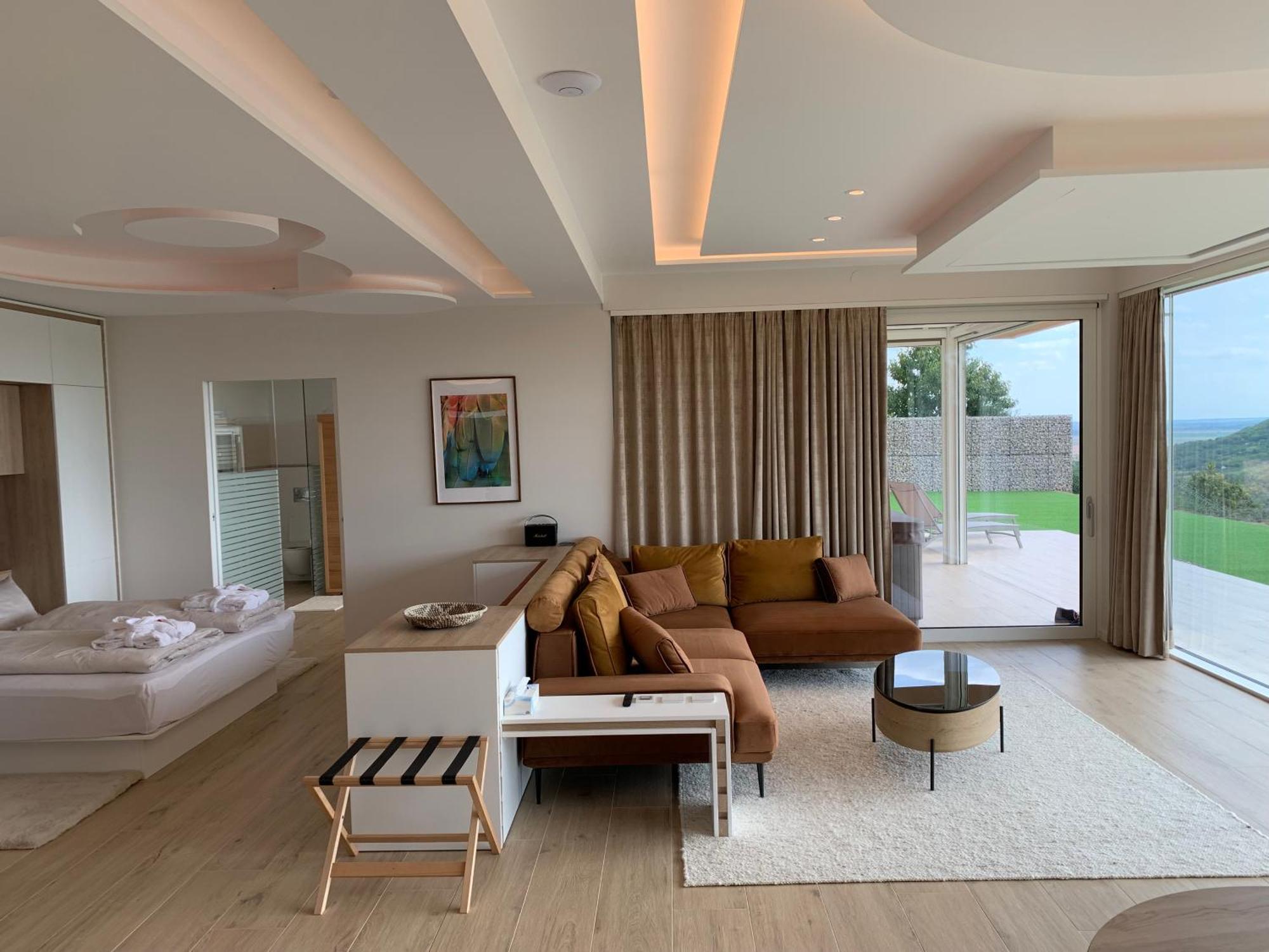 Sxrd Luxus Apartmanok Szekszárd Zimmer foto